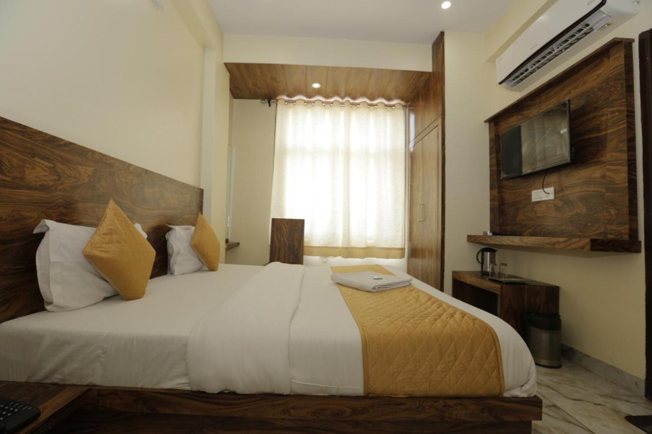 Hotel Raas Palace